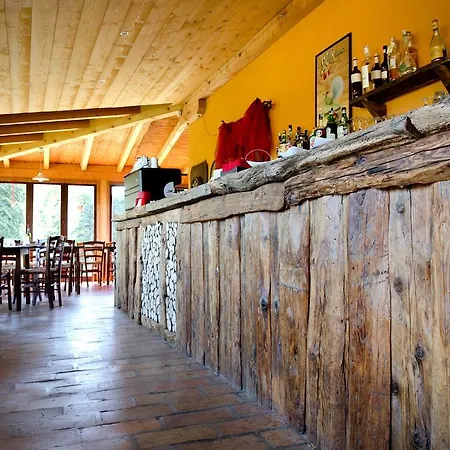 Osteria E Del Viaggiatore בית הארחה Russi