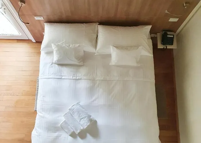 Osteria E Del Viaggiatore Gæstehus Russi