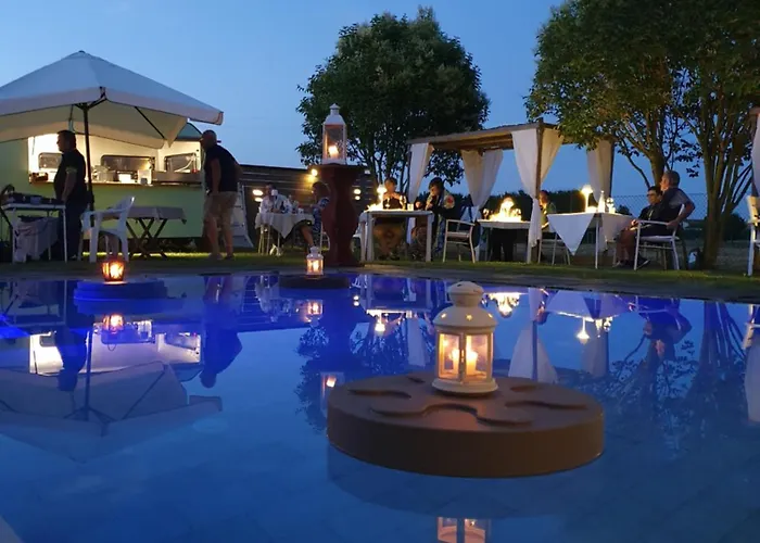 Osteria E Del Viaggiatore Gæstehus Russi