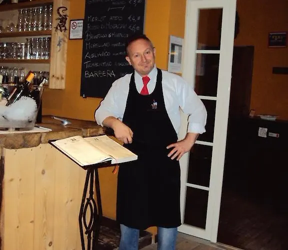 Osteria E Del Viaggiatore Russi